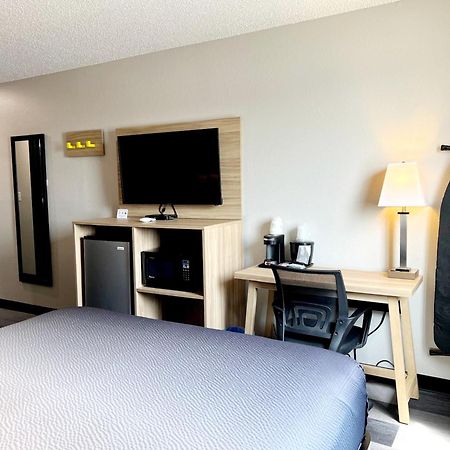 Super 8 By Wyndham Cedar Rapids Hotel Kültér fotó