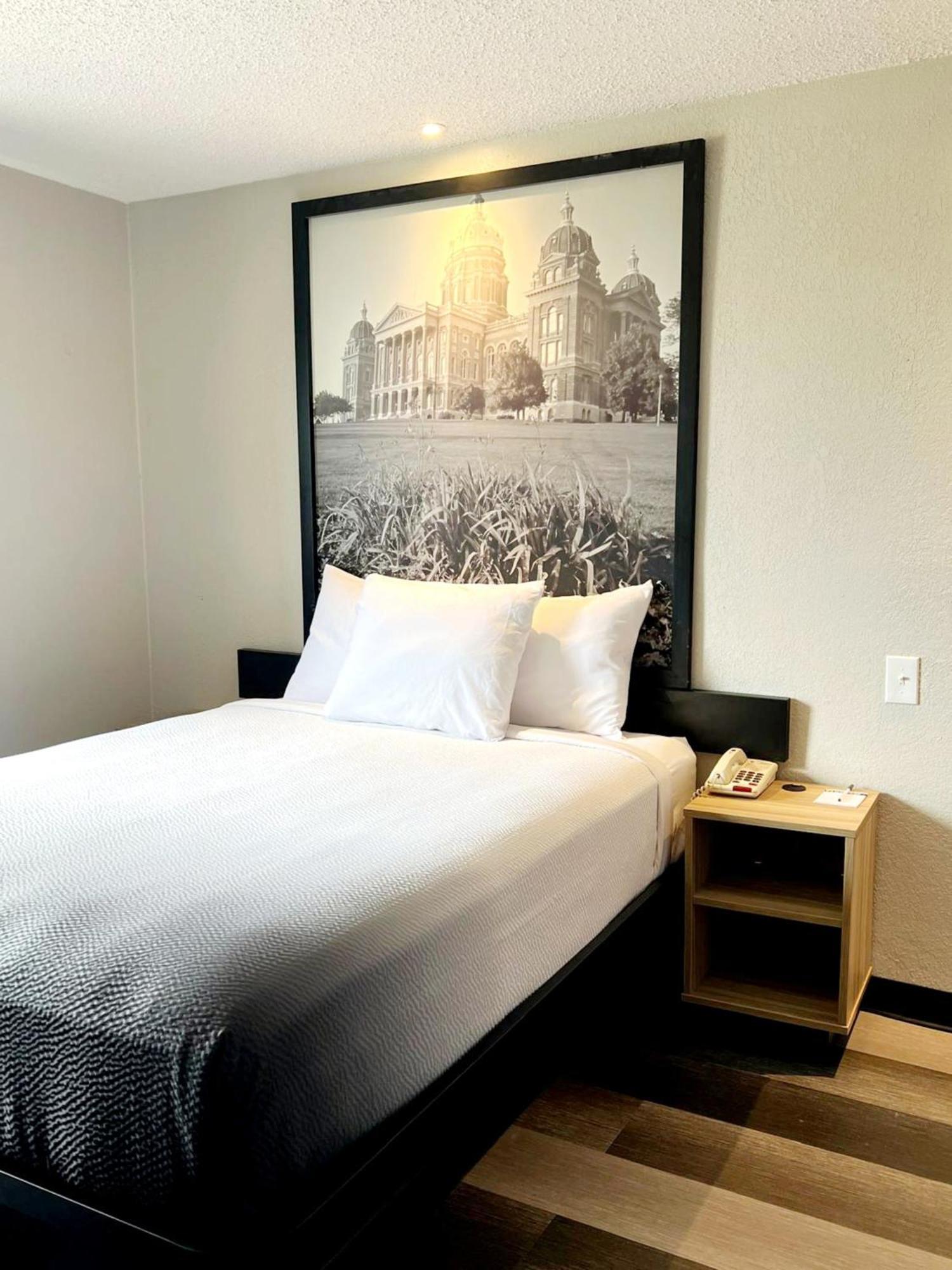 Super 8 By Wyndham Cedar Rapids Hotel Kültér fotó