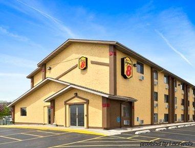 Super 8 By Wyndham Cedar Rapids Hotel Kültér fotó