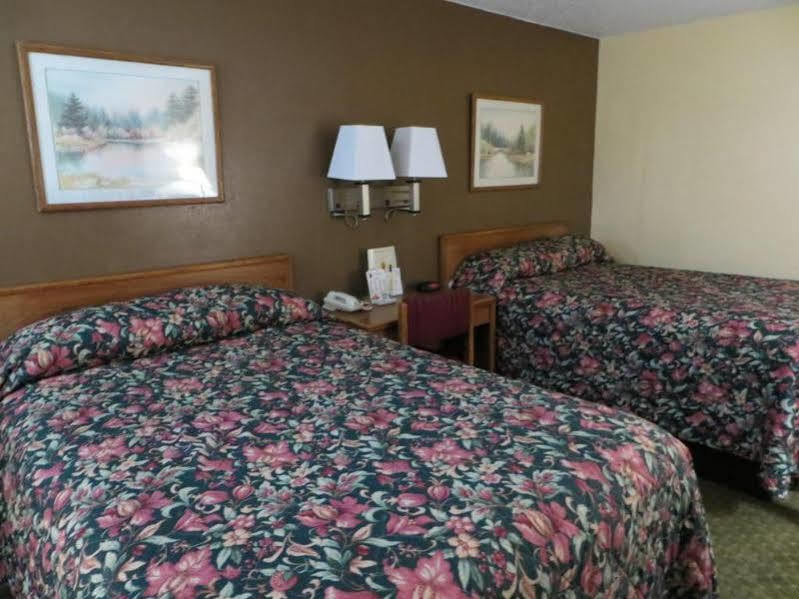 Super 8 By Wyndham Cedar Rapids Hotel Kültér fotó