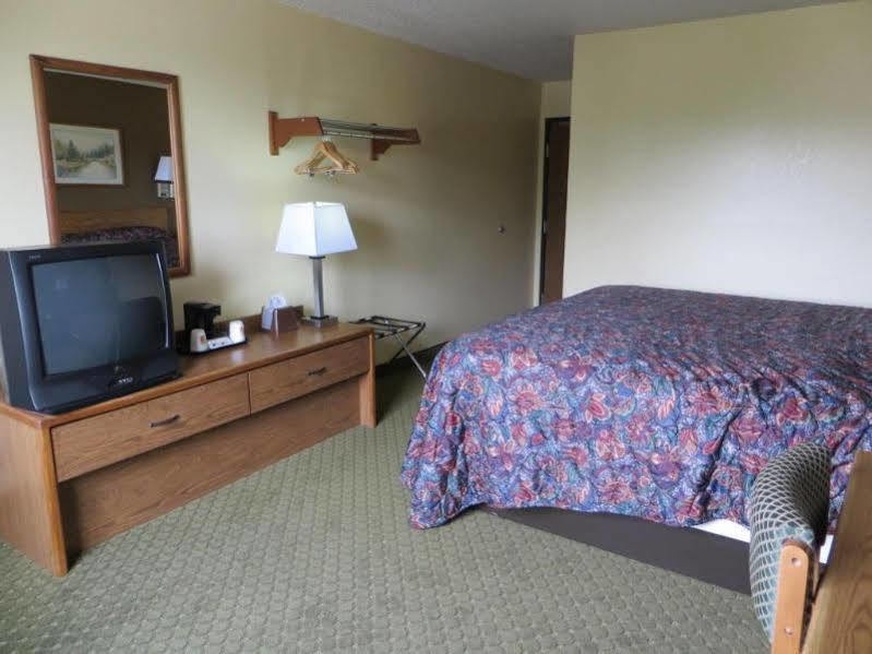 Super 8 By Wyndham Cedar Rapids Hotel Kültér fotó