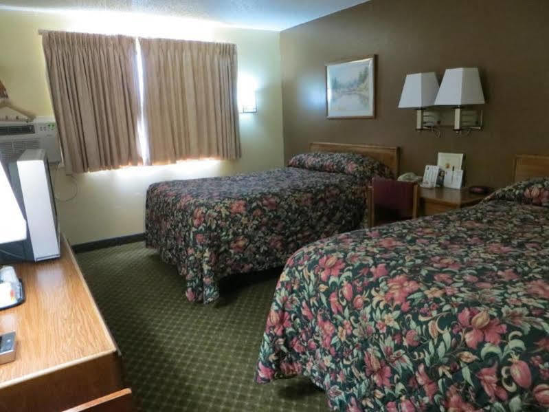 Super 8 By Wyndham Cedar Rapids Hotel Kültér fotó